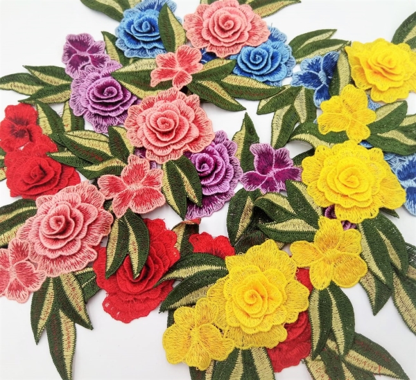 Applicazione ricamata 100% poliestere con motivo ramage di fiori a rilievo Da cucire, NON termoadesiva Lunghezza 40 cm, larghezza 13 cm