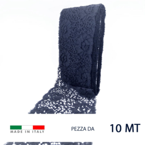Pizzo raschel elastico con motivo floreale. 80% poliammide e 20% elastam. Prezzo riferito alla confezione da 10 metri. Altezza 18 cm circa. Prodotto in Italia.