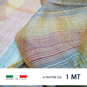 Tessuto per tendaggi semitrasparente ed effetto stropicciato, in 100% organza di poliestere.